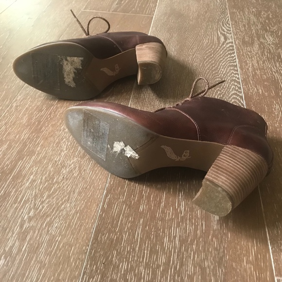 UGG Heeled Lace Boots - Picture 5 of 6